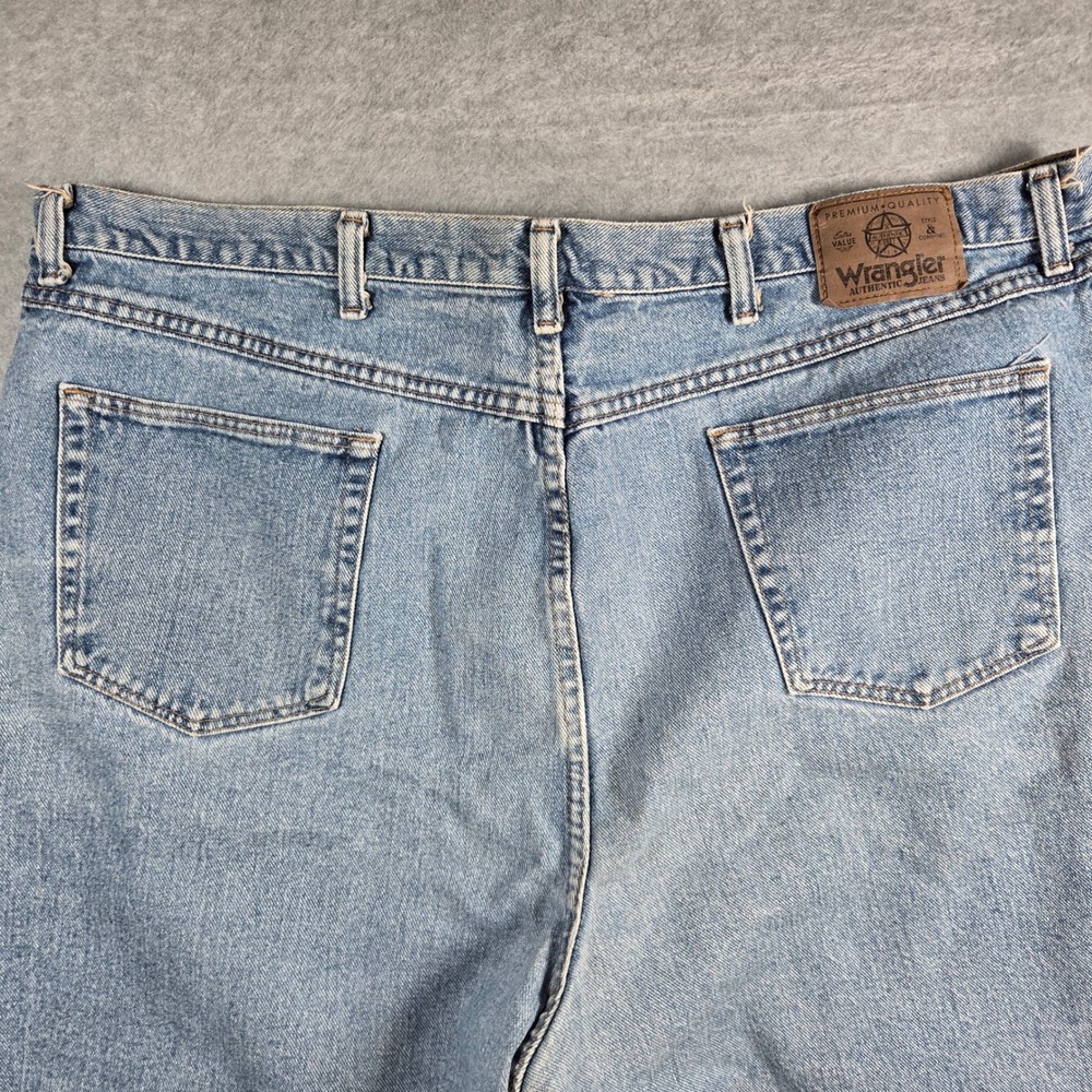 Wrangler Denim Shorts Mens 40 Blue Light Wash Authentics Rugged Casual - Picture 2 of 7